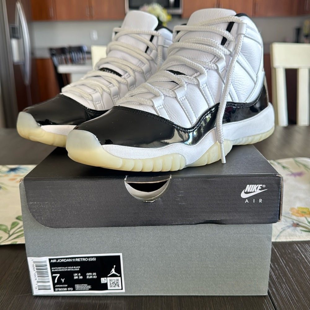 Jordan 11 Gratitude